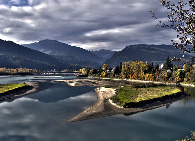 HDR photo of the bridge on Lake Revelstoke